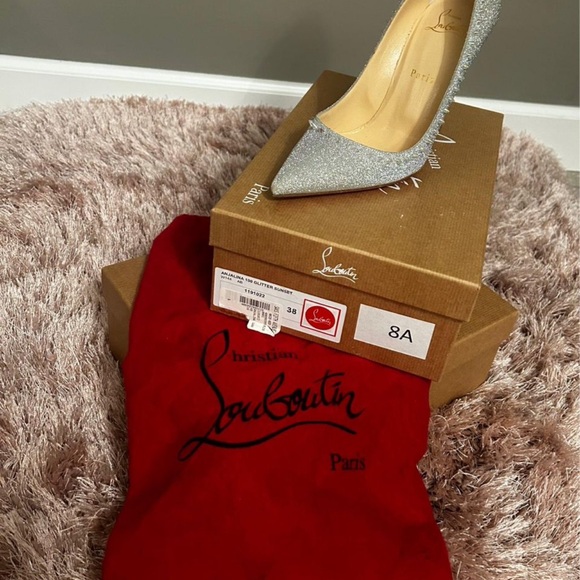 Christian Louboutin “Red Bottoms”, size 38 - Picture 4 of 5